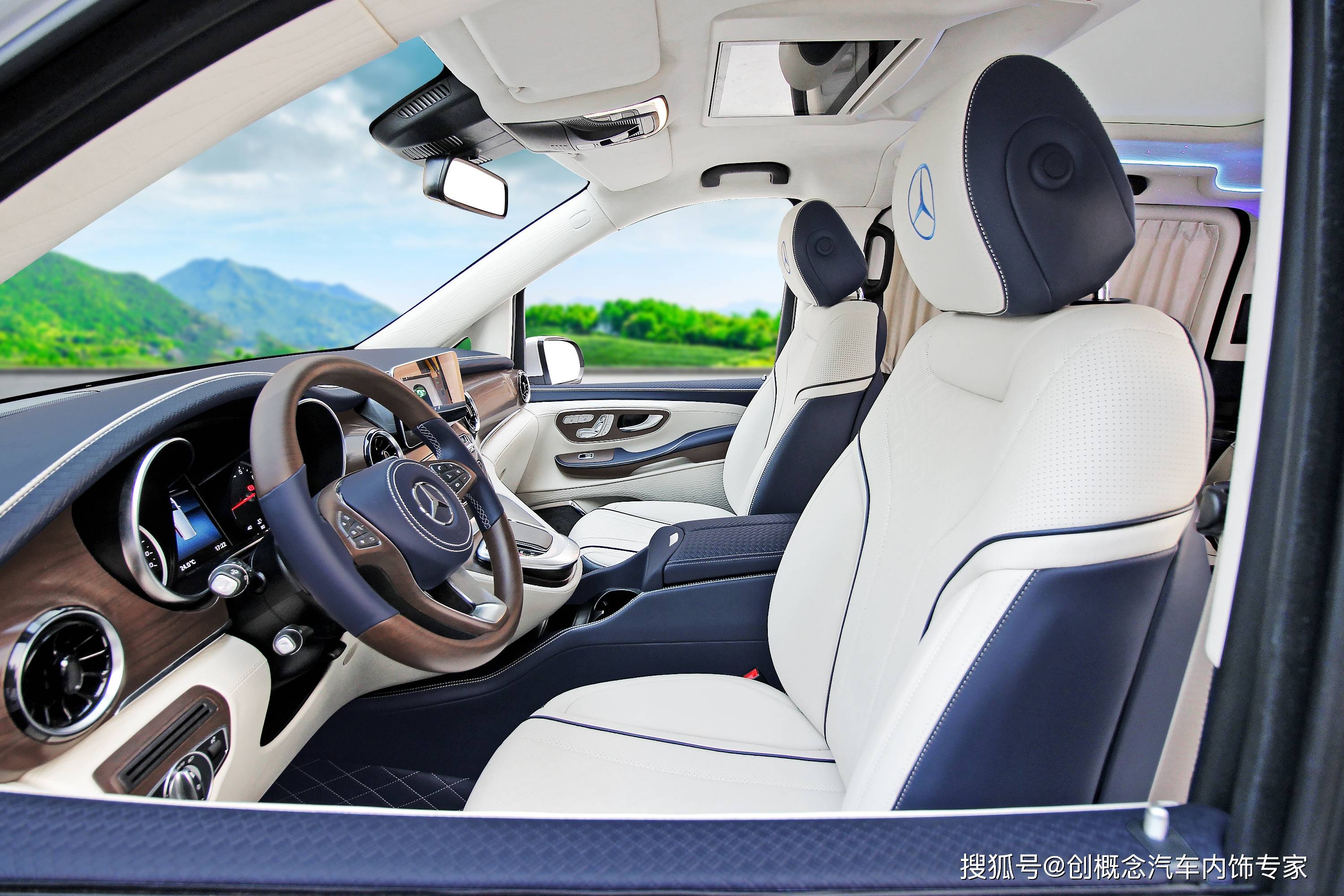 深圳奔驰v260七座无隔断内饰改装蓝白色双开门这才是应有的品位