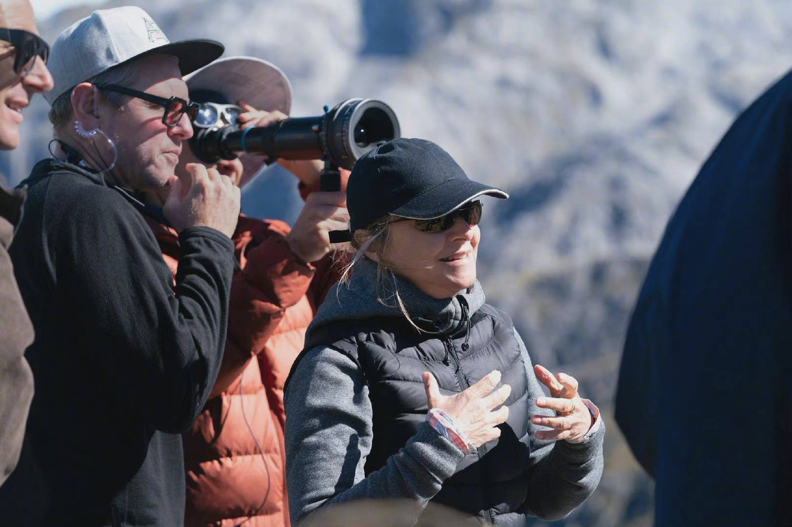 指环王|亚马逊剧版《指环王》首季正式杀青 各集导演片场照集体曝光