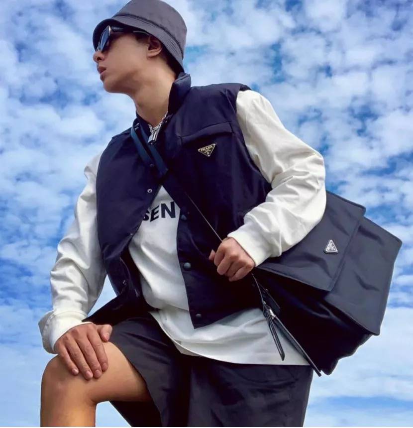 邮差|求求了,工作2年以上的职人别再用公文包装电脑了|基本款