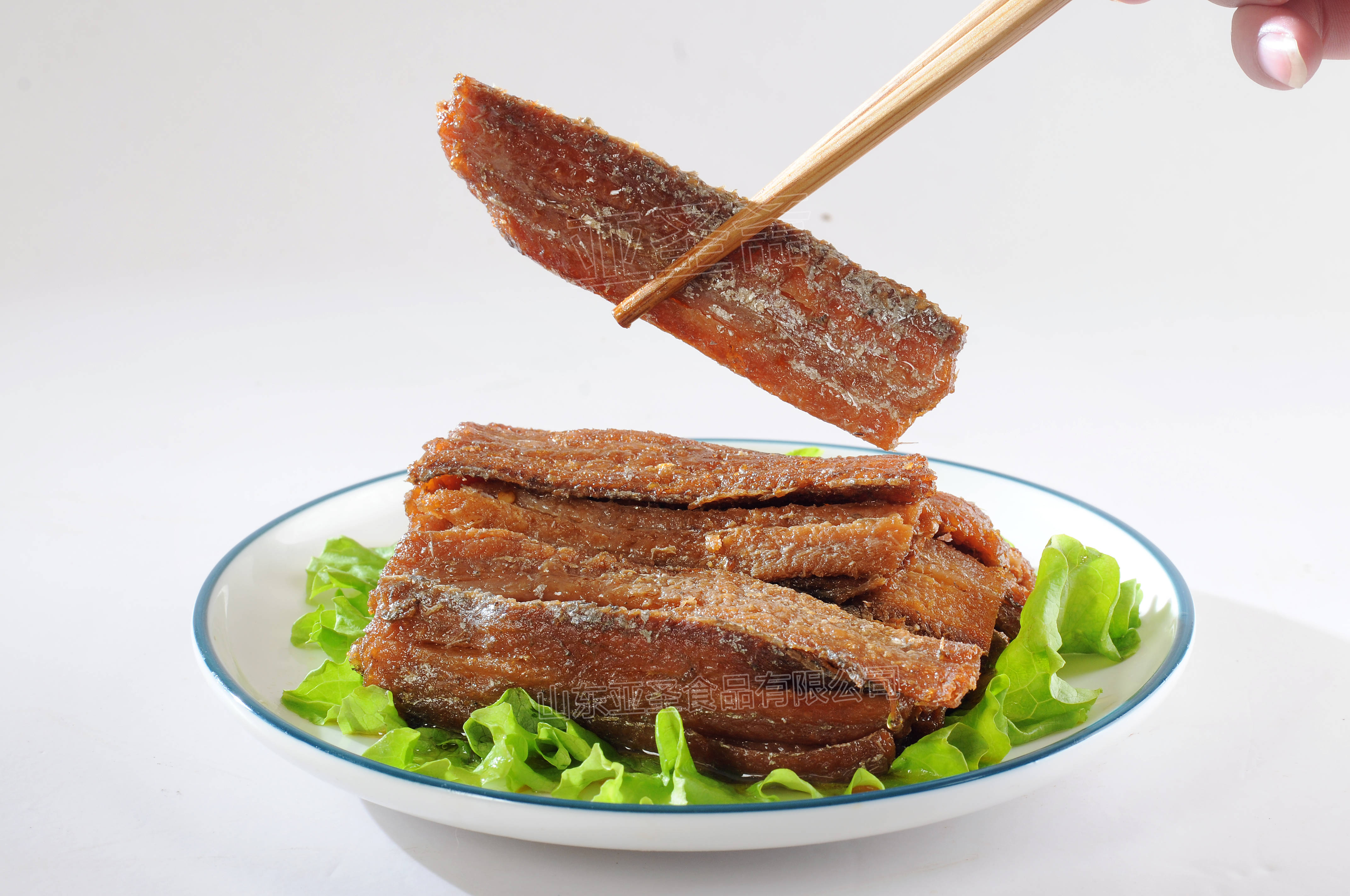 秋天的第一瓶瓦罐鱼等你品尝!_人们