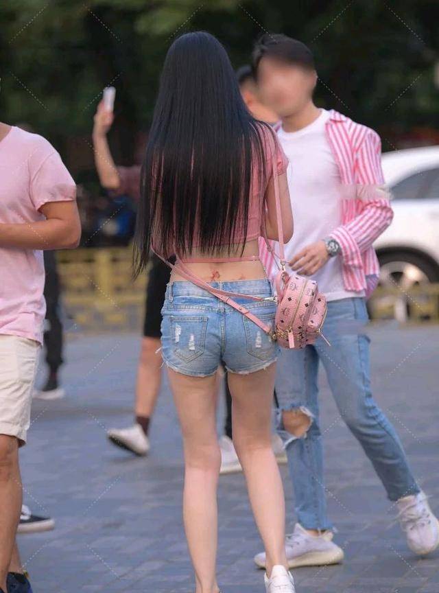 粉色|先做好自己的形象定位，再来选择合适的时尚穿搭，会让你事半功倍