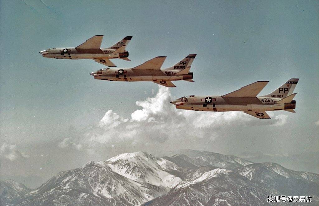f-8 十字军战士 系列舰载超音速战斗机图片集
