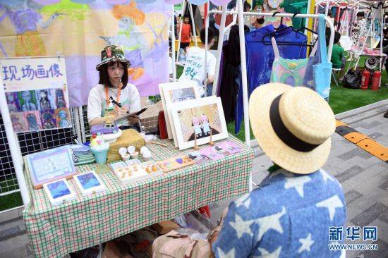 东街|“95后”设计师张瑾越的创业路