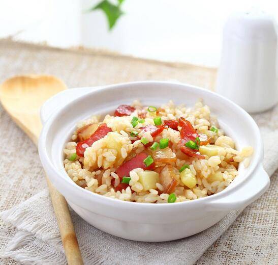 电饭煲|舌尖先森元气焖饭：栗子香菇腊肠焖饭