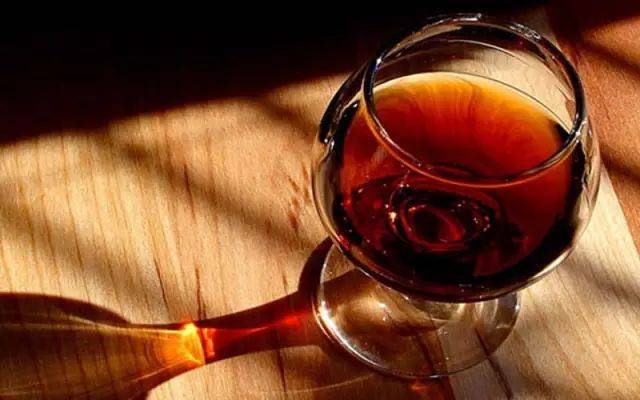 年全新|红酒究竟有没有保质期，放太久还能喝么