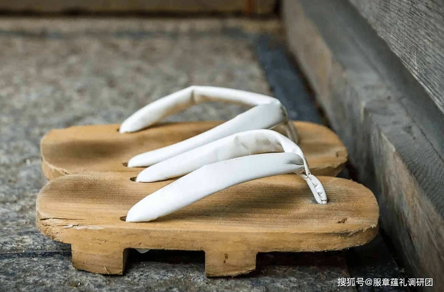配饰|【汉服配饰】——是行千里，华夏儿女的穿鞋发展史