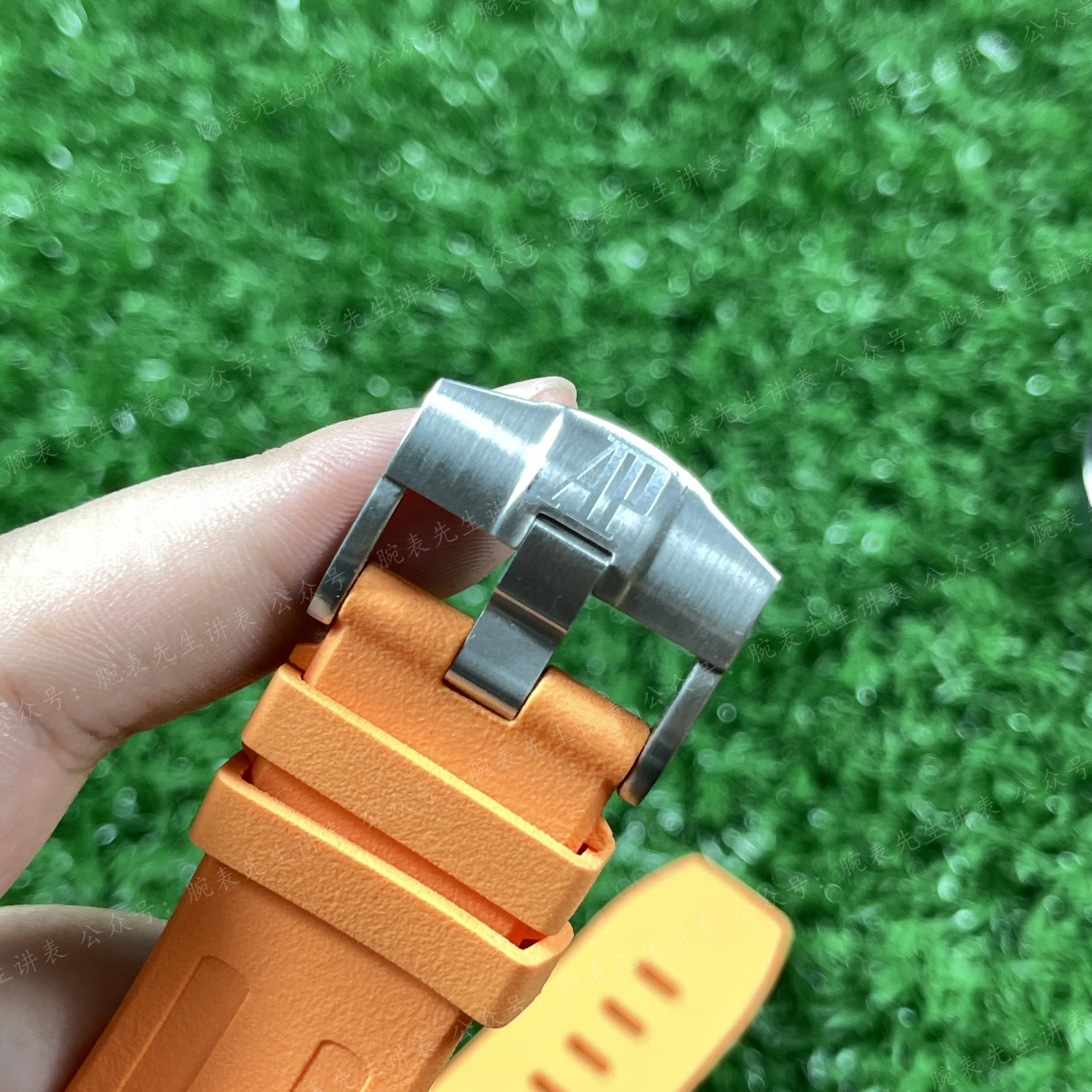 彩虹圈不止迪通拿 爱彼也有 Ap皇家橡树离岸型后镶钻改装 粉紫色