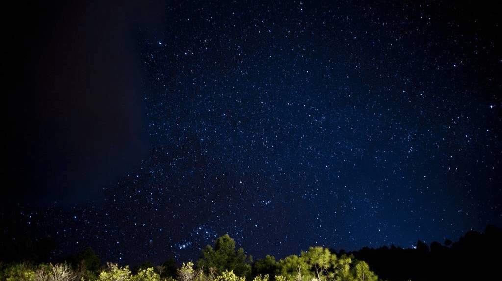 旷野夜晚图片