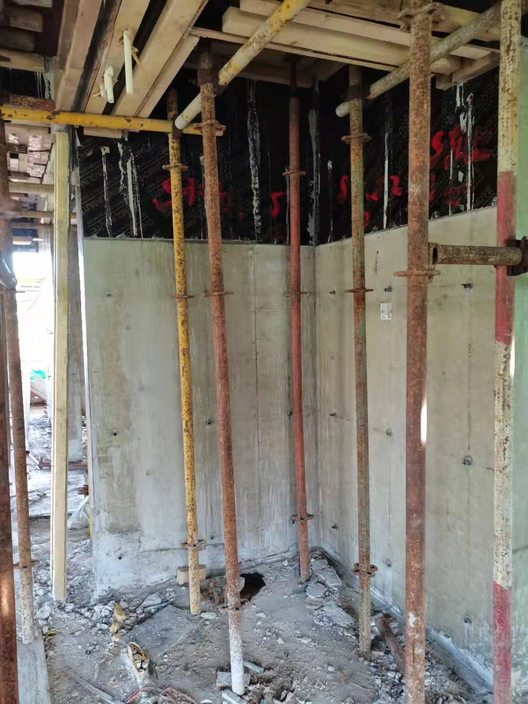 捷安剪力墙加固件模板安拆方法研究