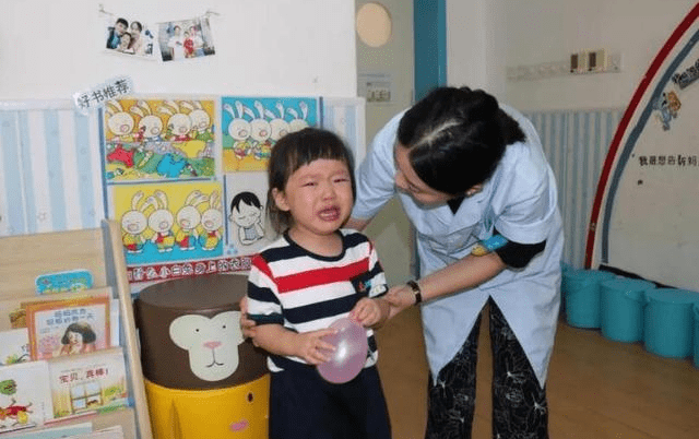 家长|孩子从幼儿园回来，家长别着急问五个问题，对谁都没啥好处