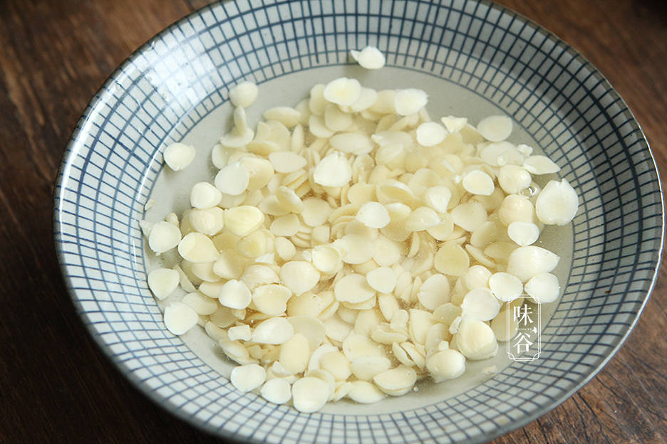 牛奶|白露后要常吃它，煮一煮冻一冻，做成豆腐香甜爽滑，全家都爱吃