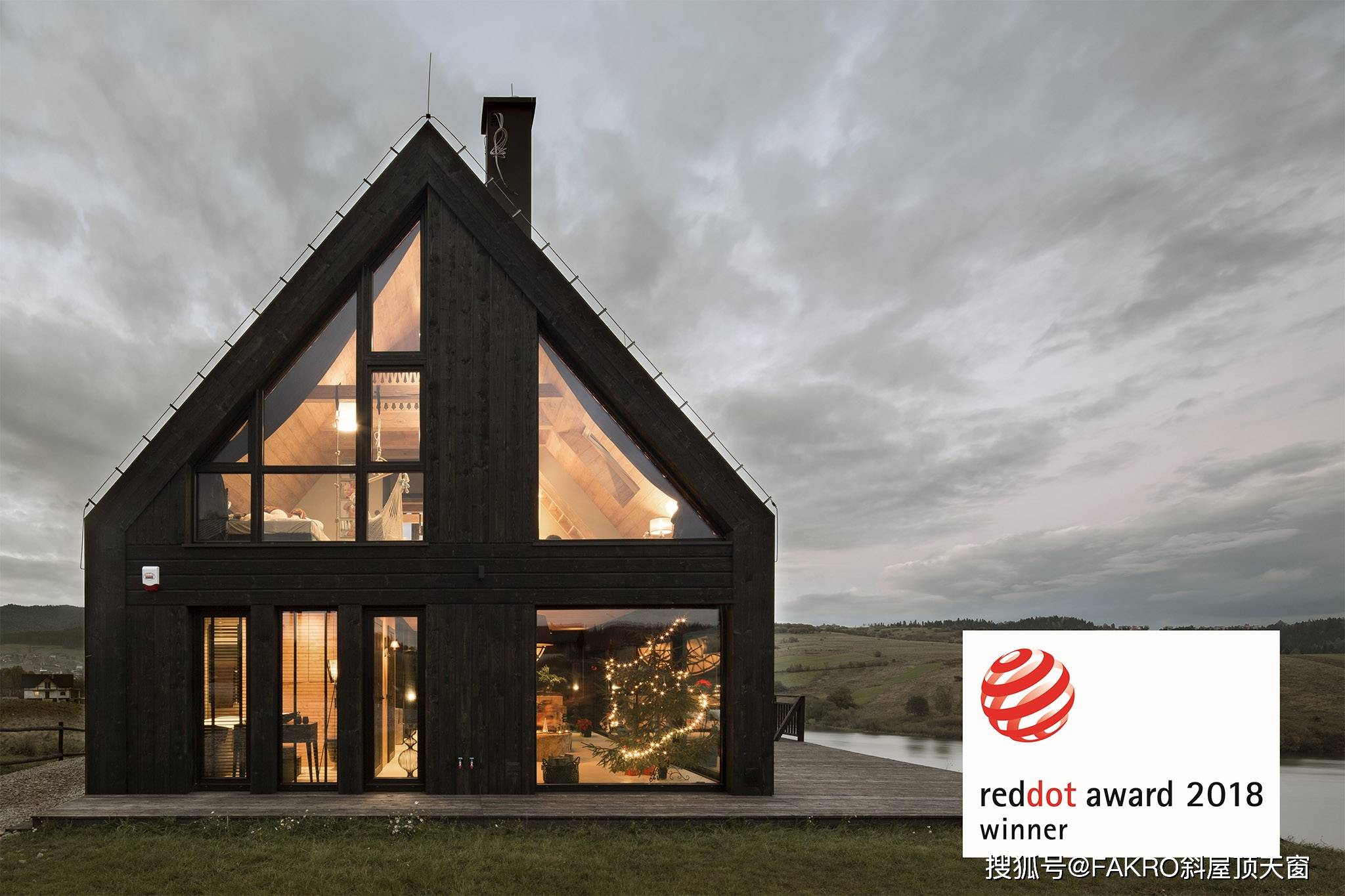 牧羊人小屋的fakro屋顶窗户_建筑