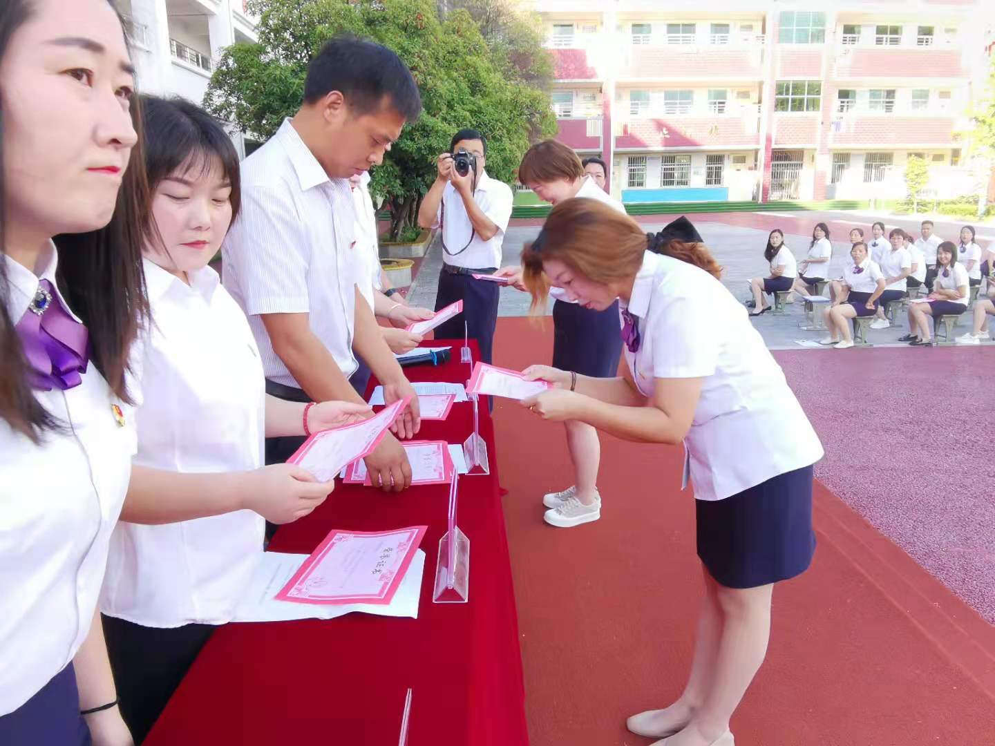学年|筑梦东城 扬帆起航—— 东城学校召开2021--2022学年上期开学典礼暨表彰大会