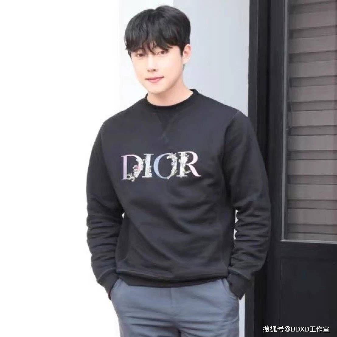 男女|Dior 21SS 花卉Logo刺绣圆领卫衣
