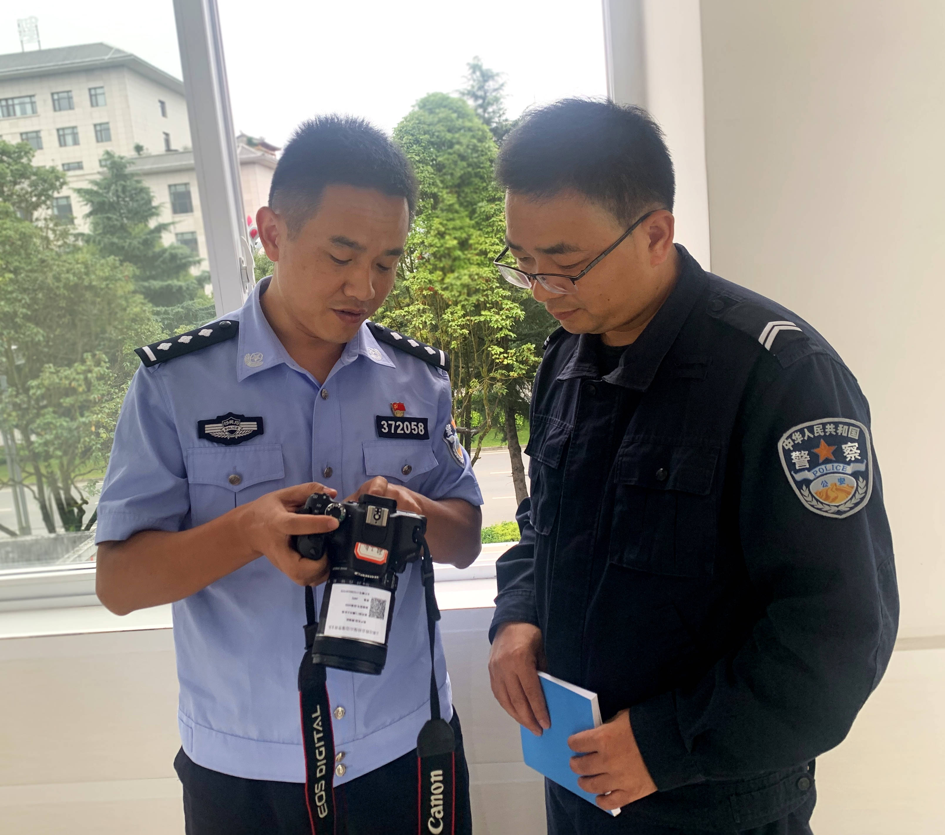 教师节,保山移民管理警察告白表谢意