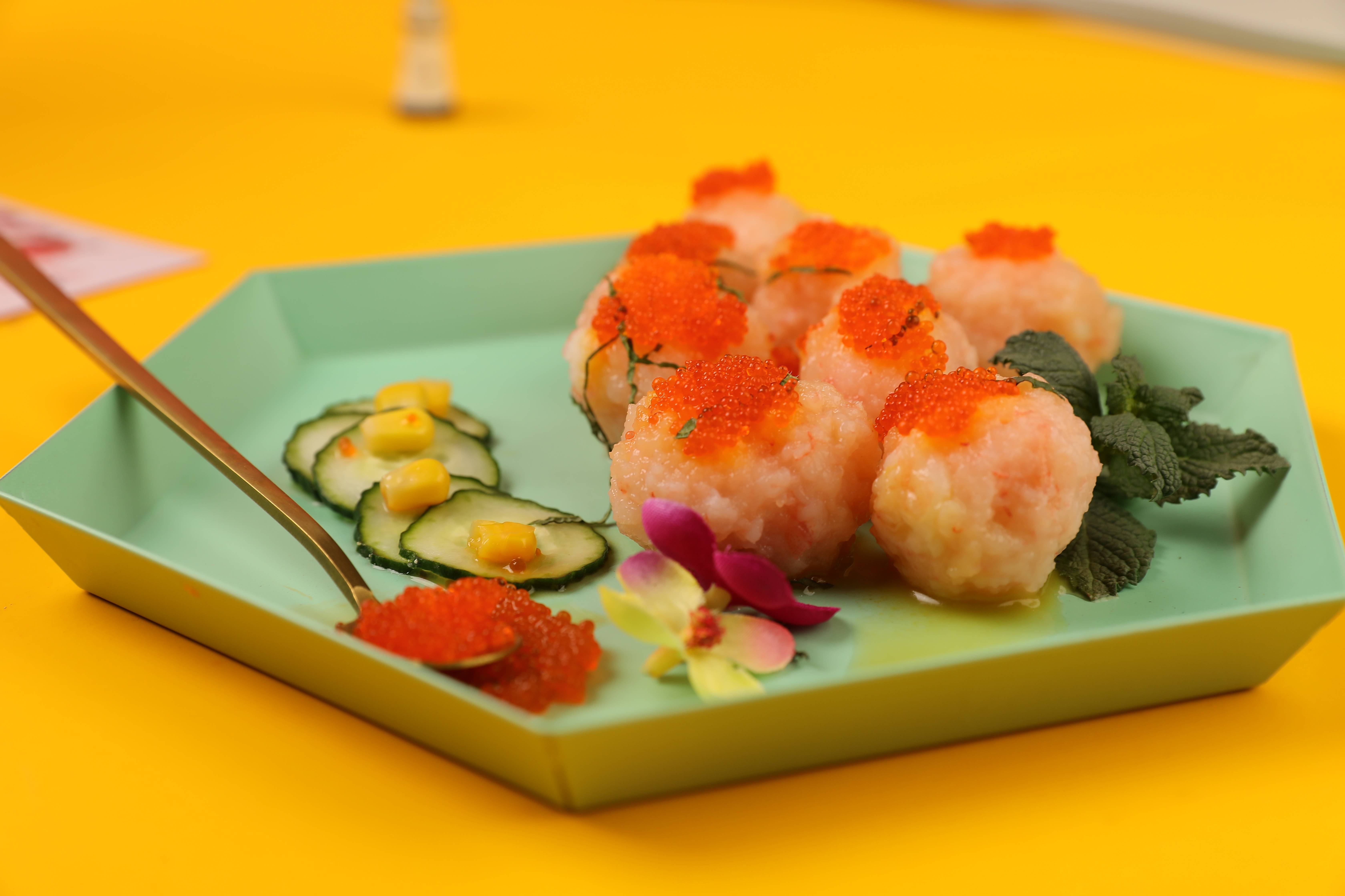 创意小吃美食好好丸,一口三只虾,营养更美味