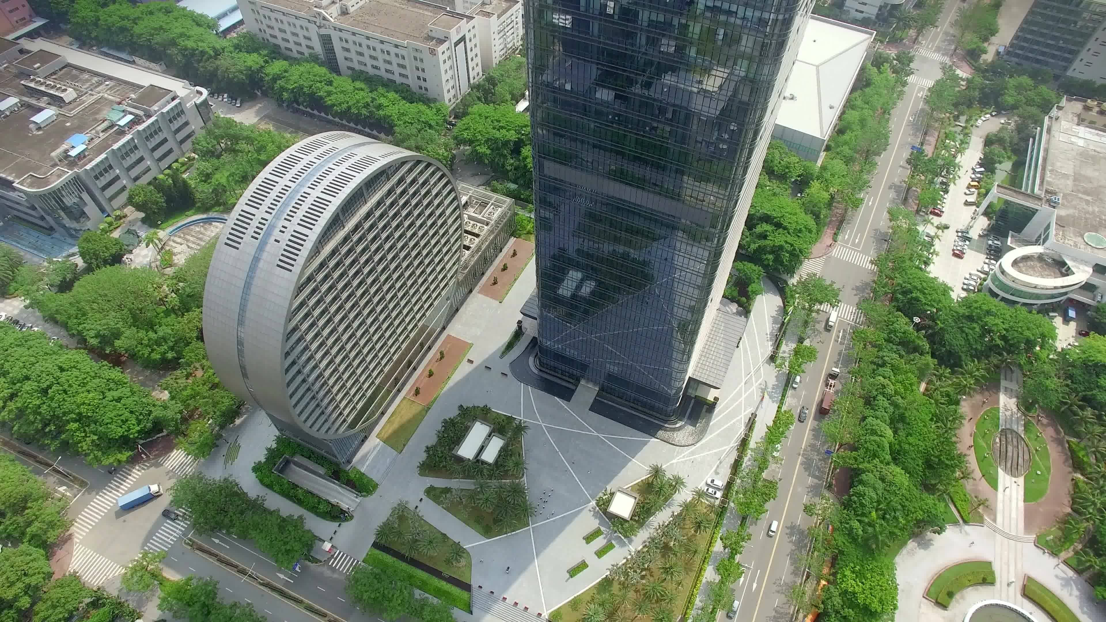 深圳写字楼出租市场之福田保税区写字楼长富金茂大厦