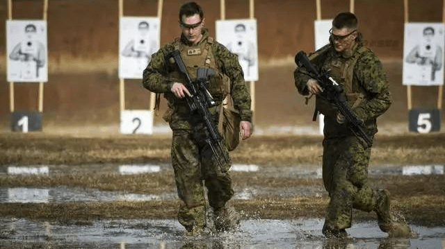 hk m27步兵自动步枪 基于hk416的设计 精度高火力强_士兵