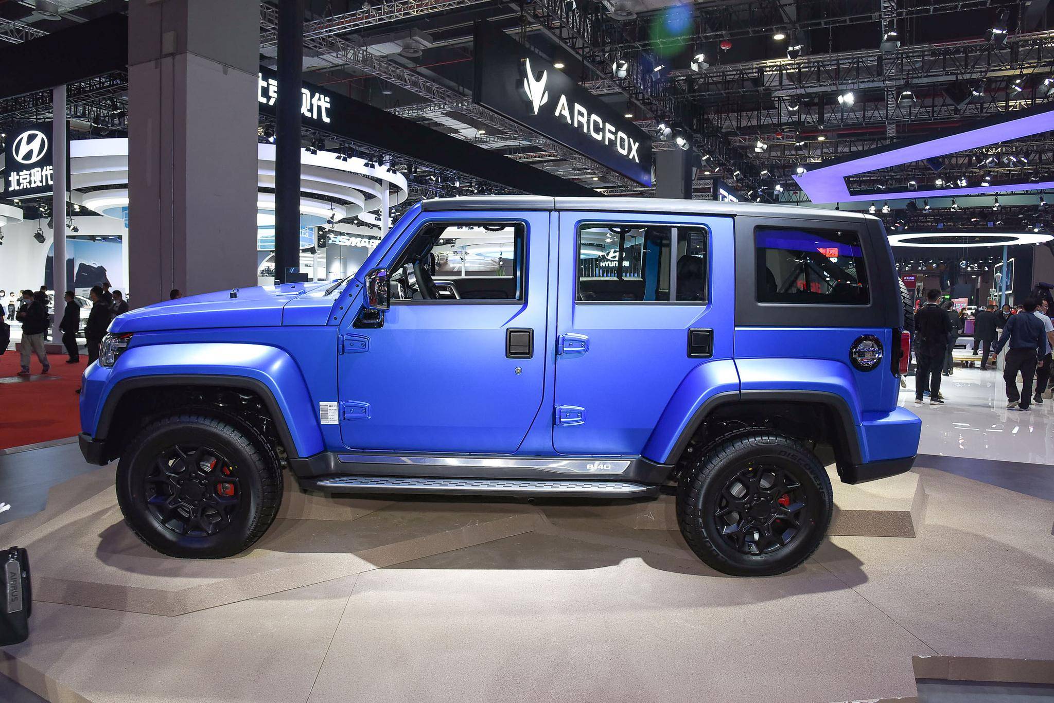 硬核越野车体验bj40刀锋英雄版20t柴油机8at变速箱