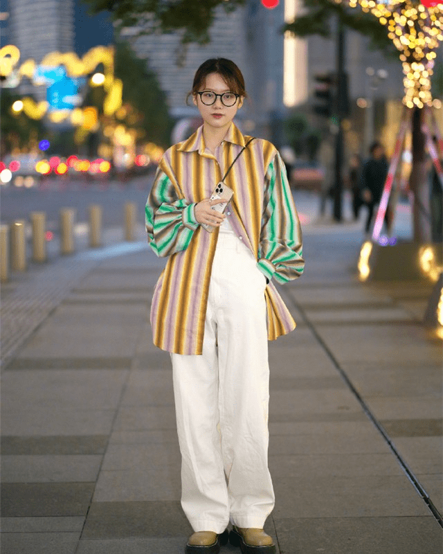 条纹 白裤子可别乱穿，一不小心就尴尬又显胖