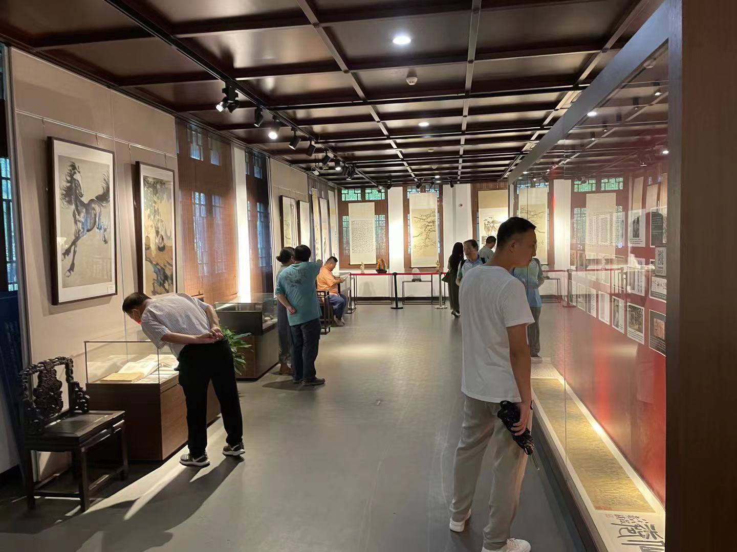 进行了|“鸿程百年”为梦想绽放 徐悲鸿书画作品全国巡展?南京站开启