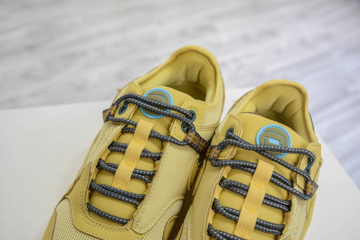鞋舌 耐克柠檬黄倒钩 Travis Scott x Nike Air Max 1 Cactus Jack 联名运动鞋
