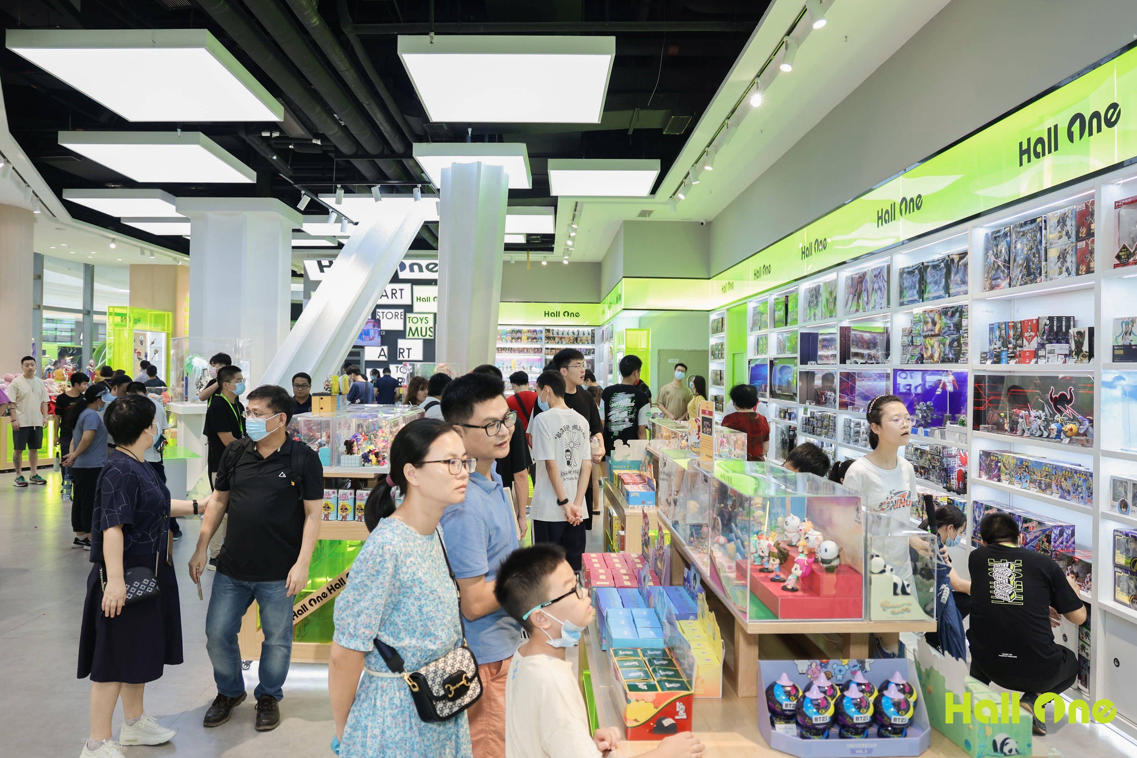 玩具体验模式,可以满足各年龄层玩家的需求,不管是盲盒,还是经典手办