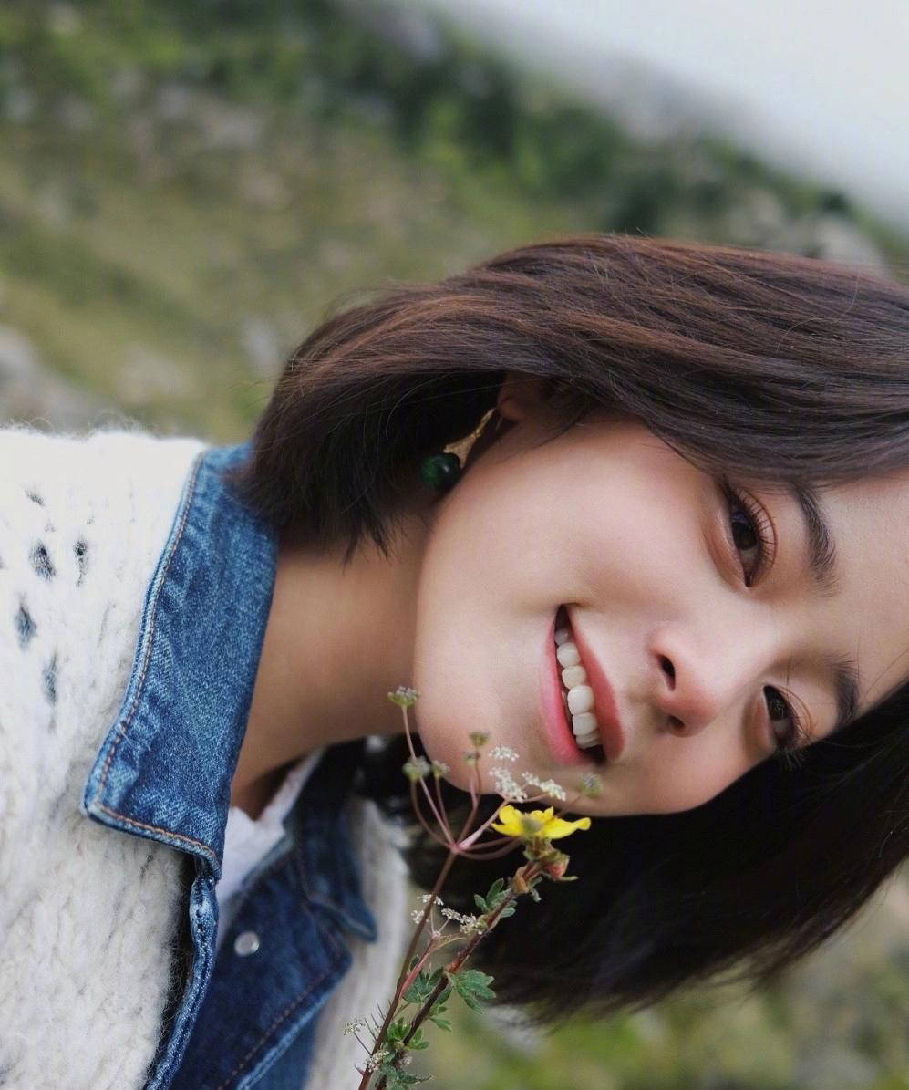 侵权 江苏五龙——看欧阳娜娜演绎牛仔外套万能叠穿法则！
