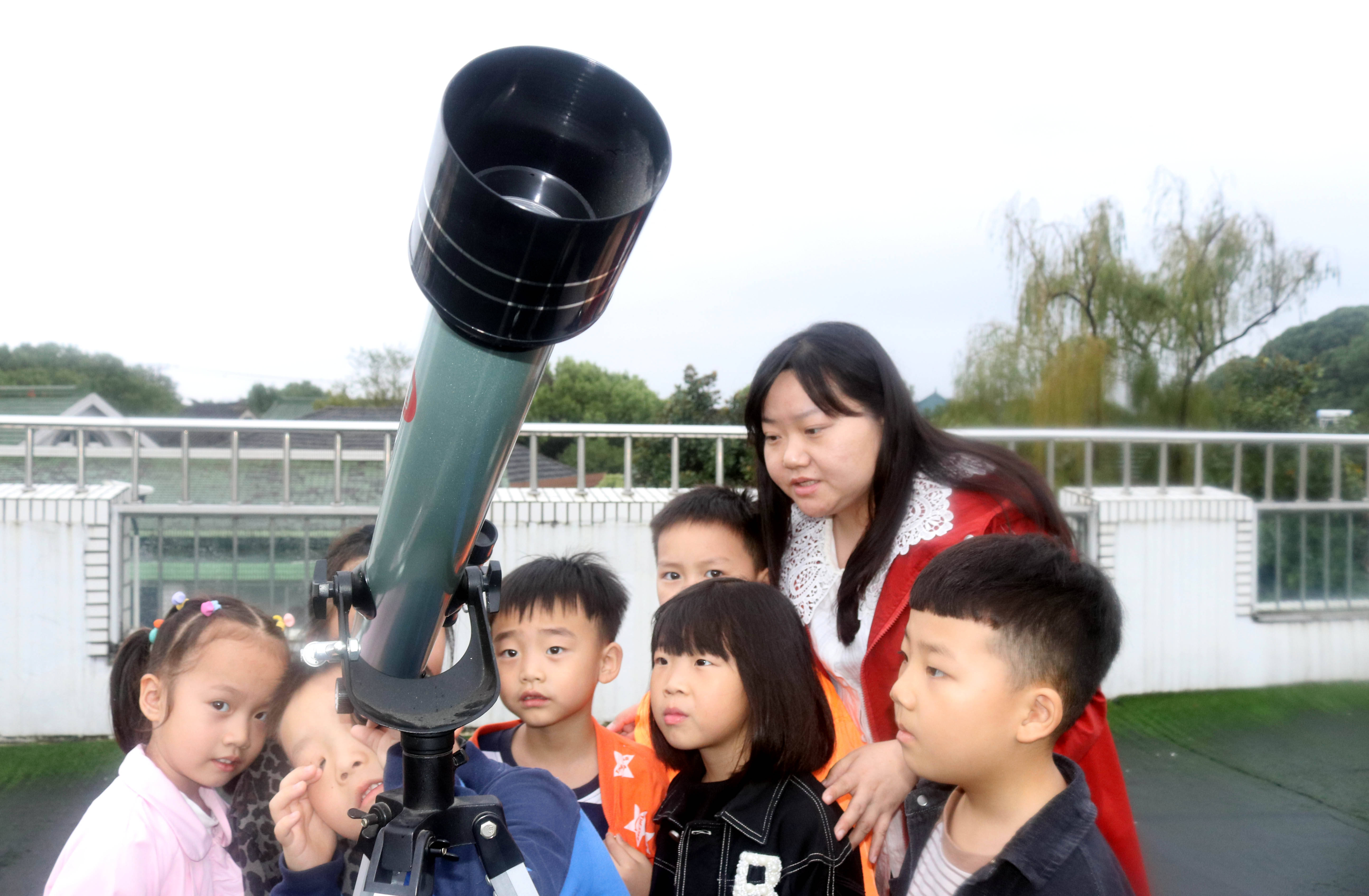 活动|苏州市虎丘中心幼儿园开展“天文科普走进幼儿园”活动