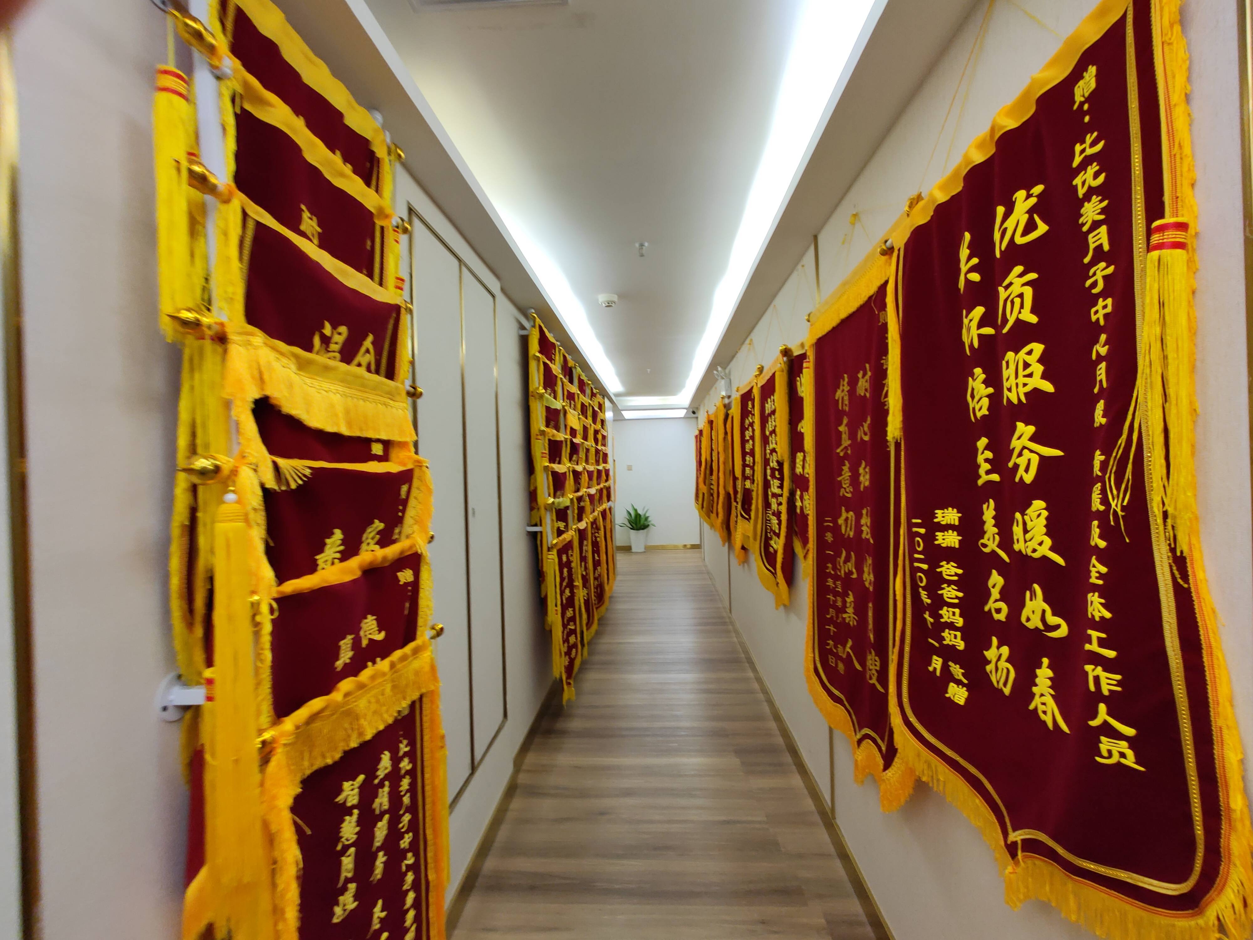 洗头|武汉月子中心为什么那么贵？