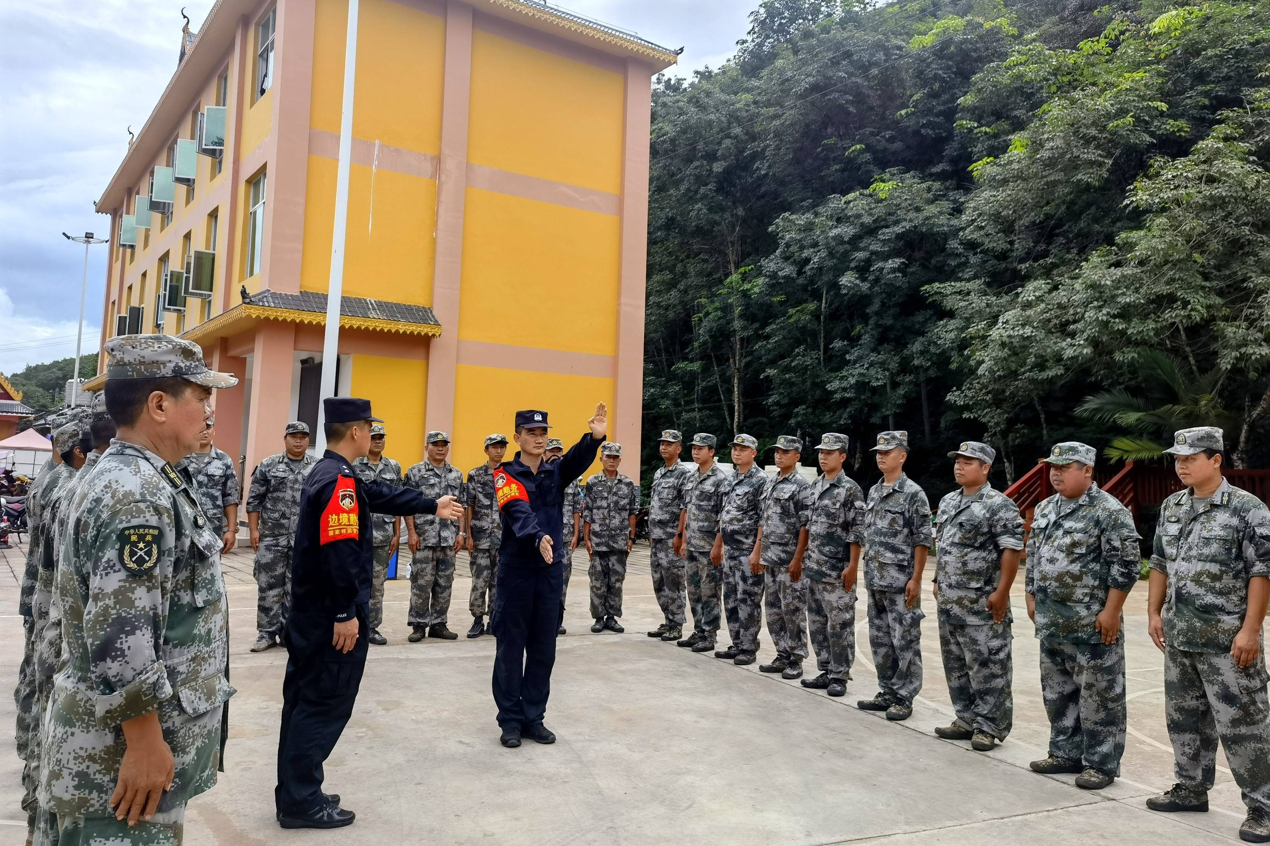 边防派出所民警图片