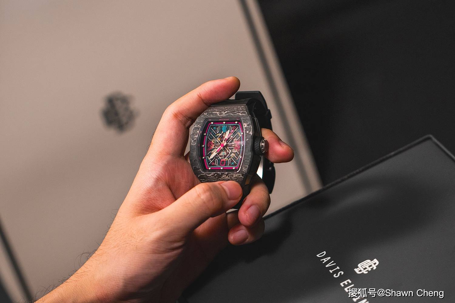 潮中带奢的意大利davis elvin腕表鉴赏_手表
