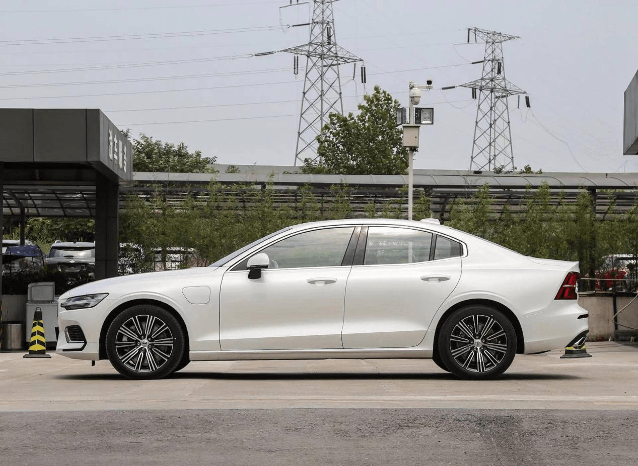 沃尔沃s60t8e驱混动来自北欧绅士的激情