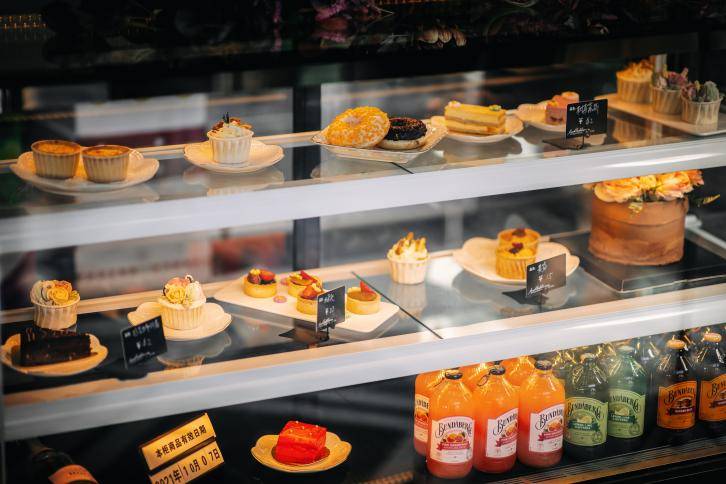 人文赏古董珠宝领略欧洲历史人文 品酒茶感受中西方文化碰撞