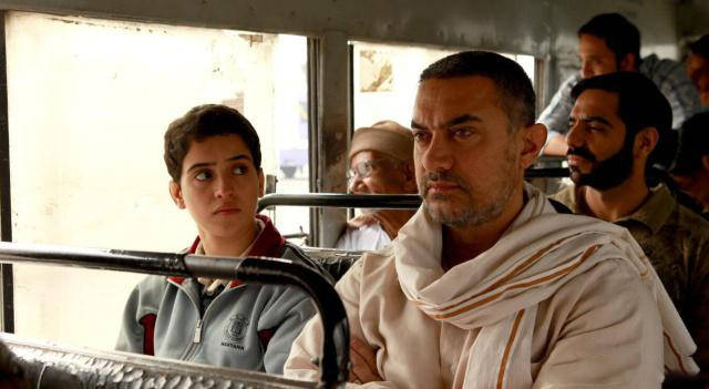 对比|井字键影视浅析《摔跤吧！爸爸》对比手法的运用