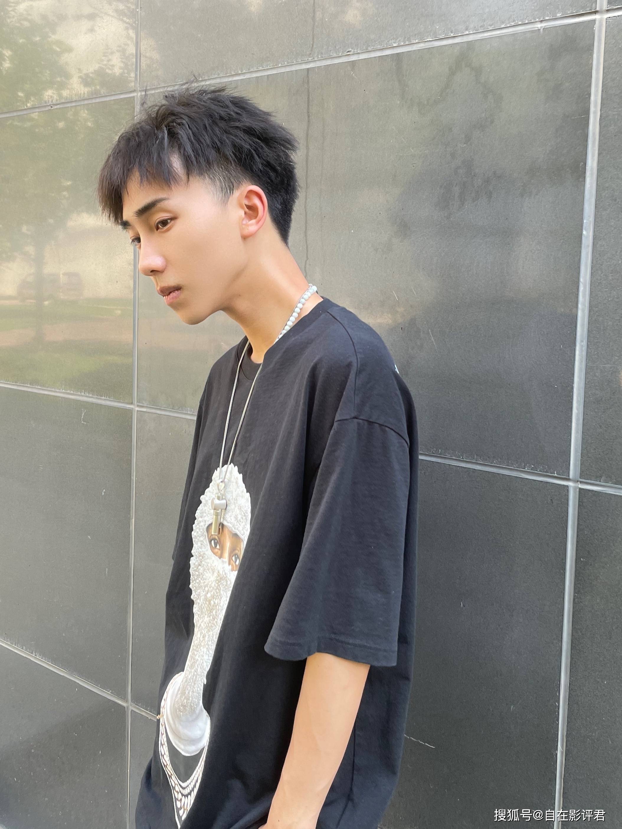 太帅瘦出下颌线的他，也太帅了吧？
