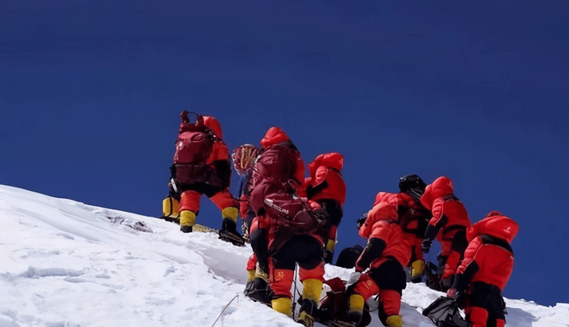 珠穆朗玛峰测量兴师动众，科学家是怎么勘测高度的？今天算明白了