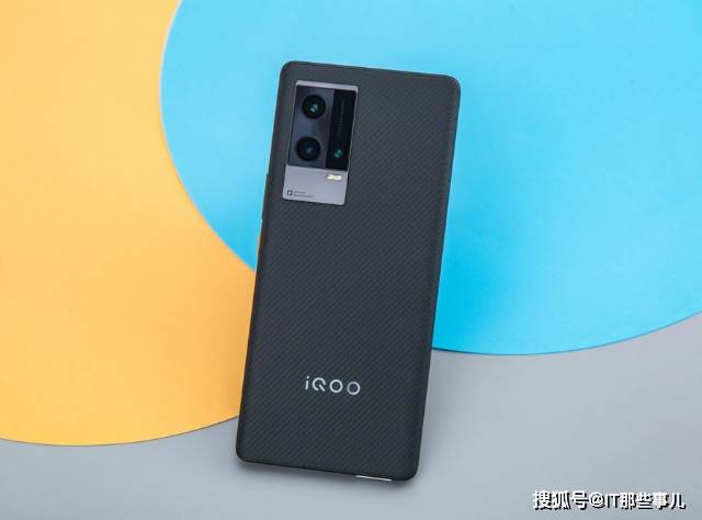 骁龙898手机即将上市 降价促销的骁龙888 Plus手机能买吗？