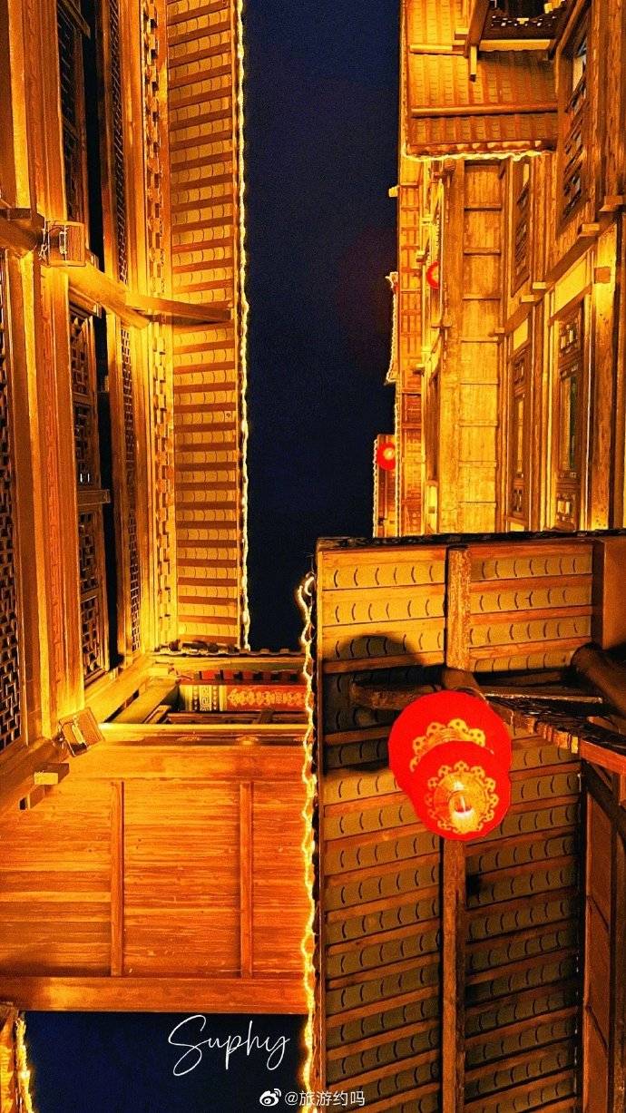 洪崖洞里面拍照怎么样 5c9c1a14ad164d98b028e175c844ed56.jpeg