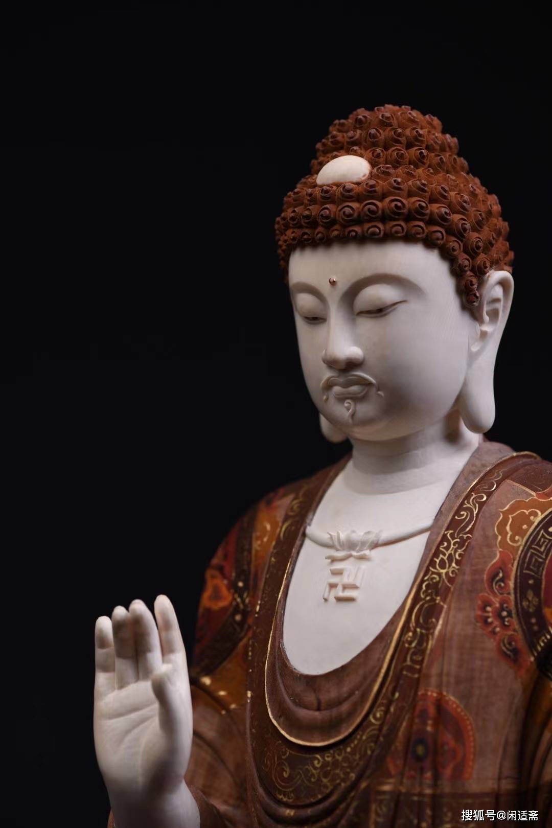 原创佛像雕刻艺术品老山檀香木雕释迦牟尼佛