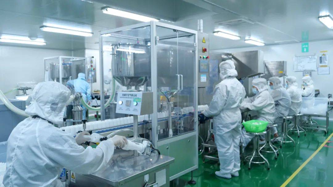 品牌故宫观唐新推出护肤品牌“角楼芭比”，打造国潮护肤新风尚