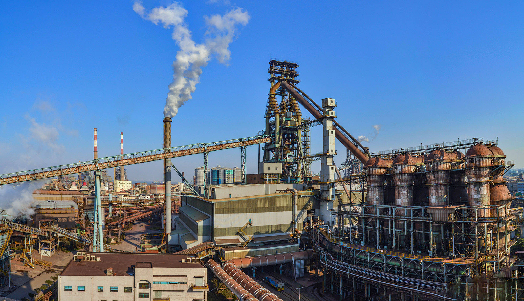 (二)炼铁系统炉外精炼用整体喷枪,用于钢包吹渣或钢包喷粉等.