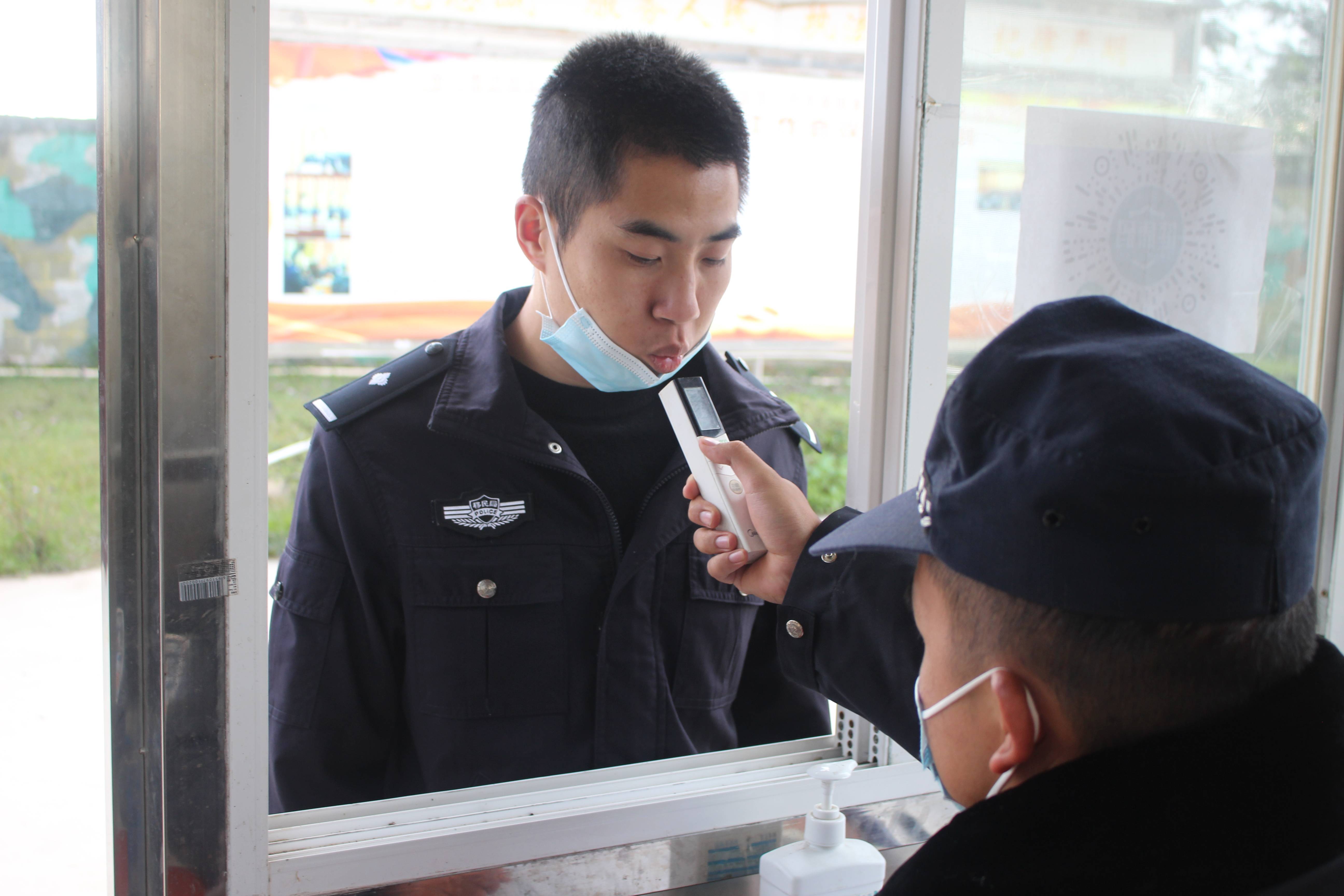 测酒精,我们是认真的.