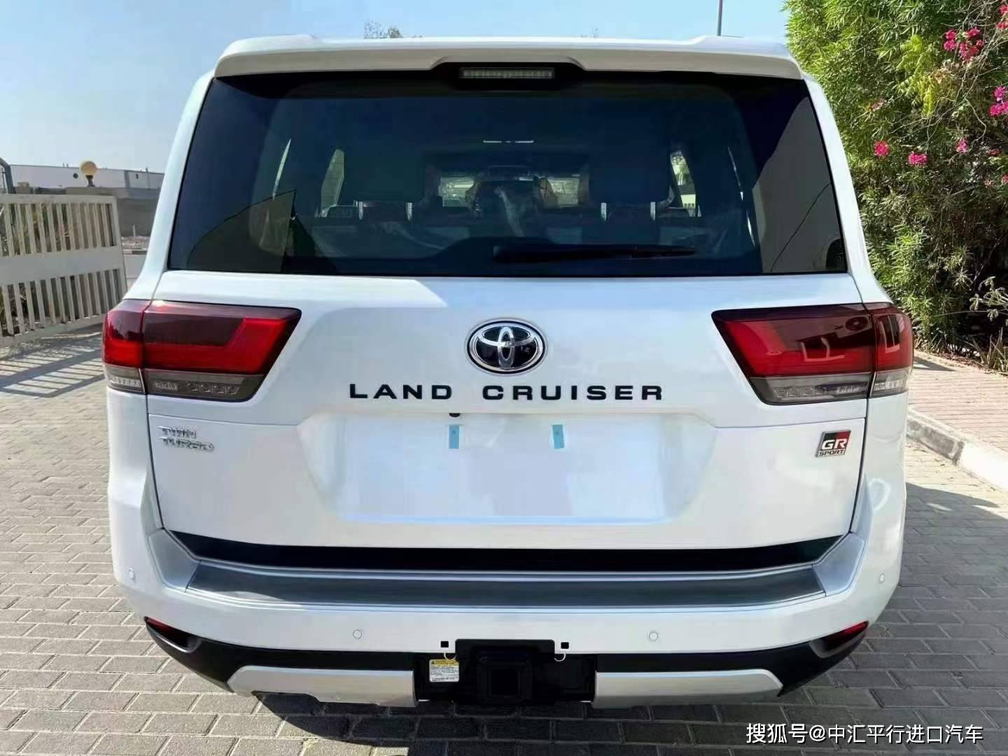 中汇平行进口汽车 | 天津港实拍22款丰田lc300