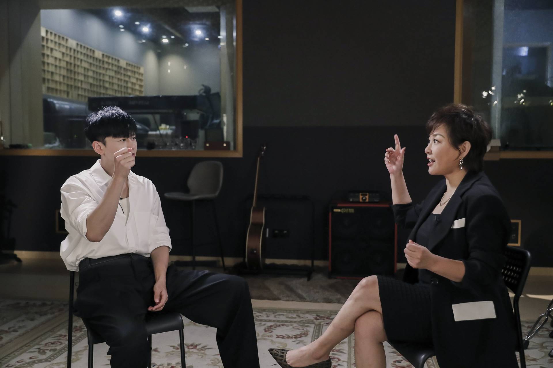 全新非常静距离登陆抖音李静张杰老友记火花不断