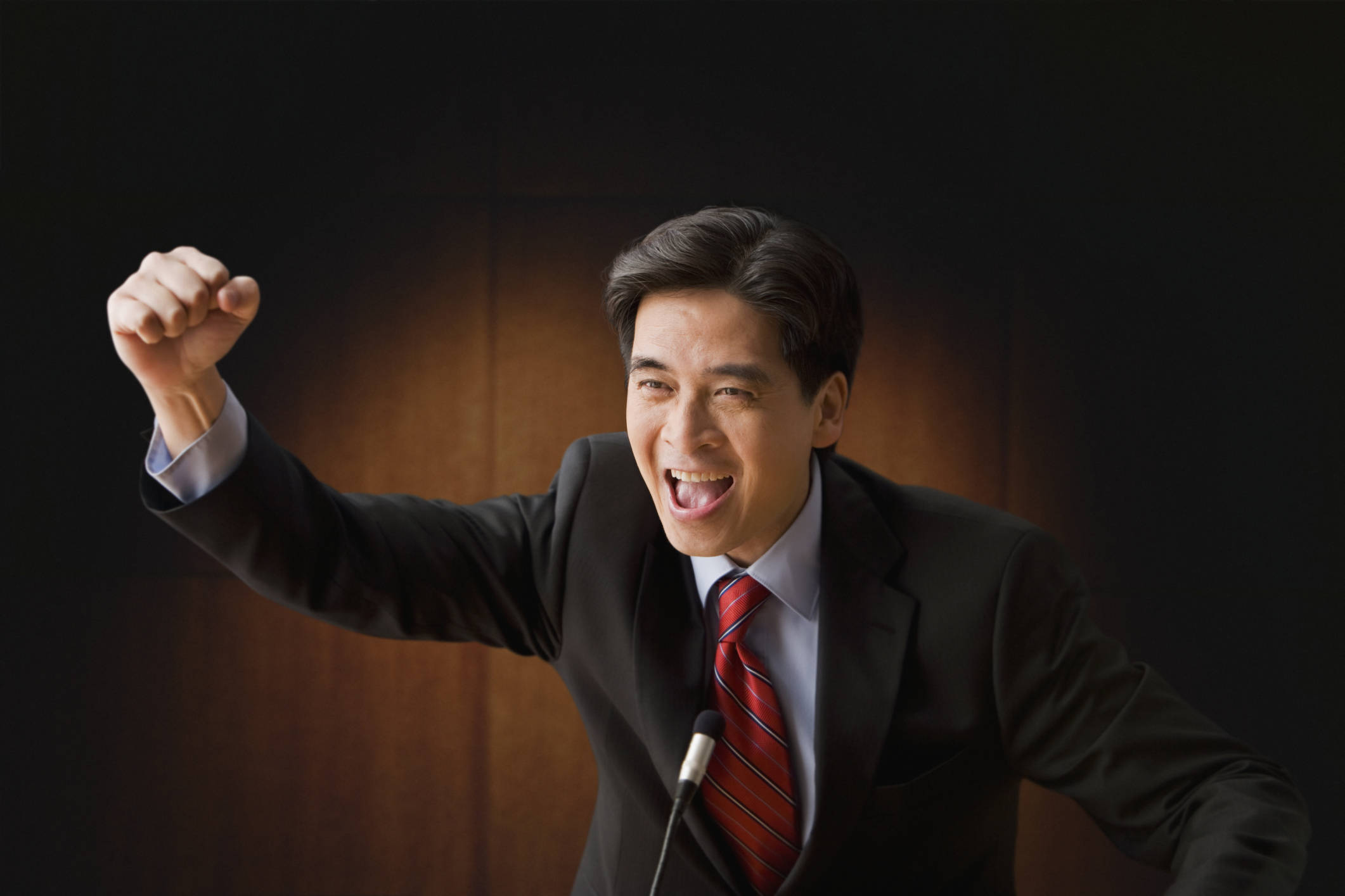 当众讲话怎样达到有胆有识声情并茂