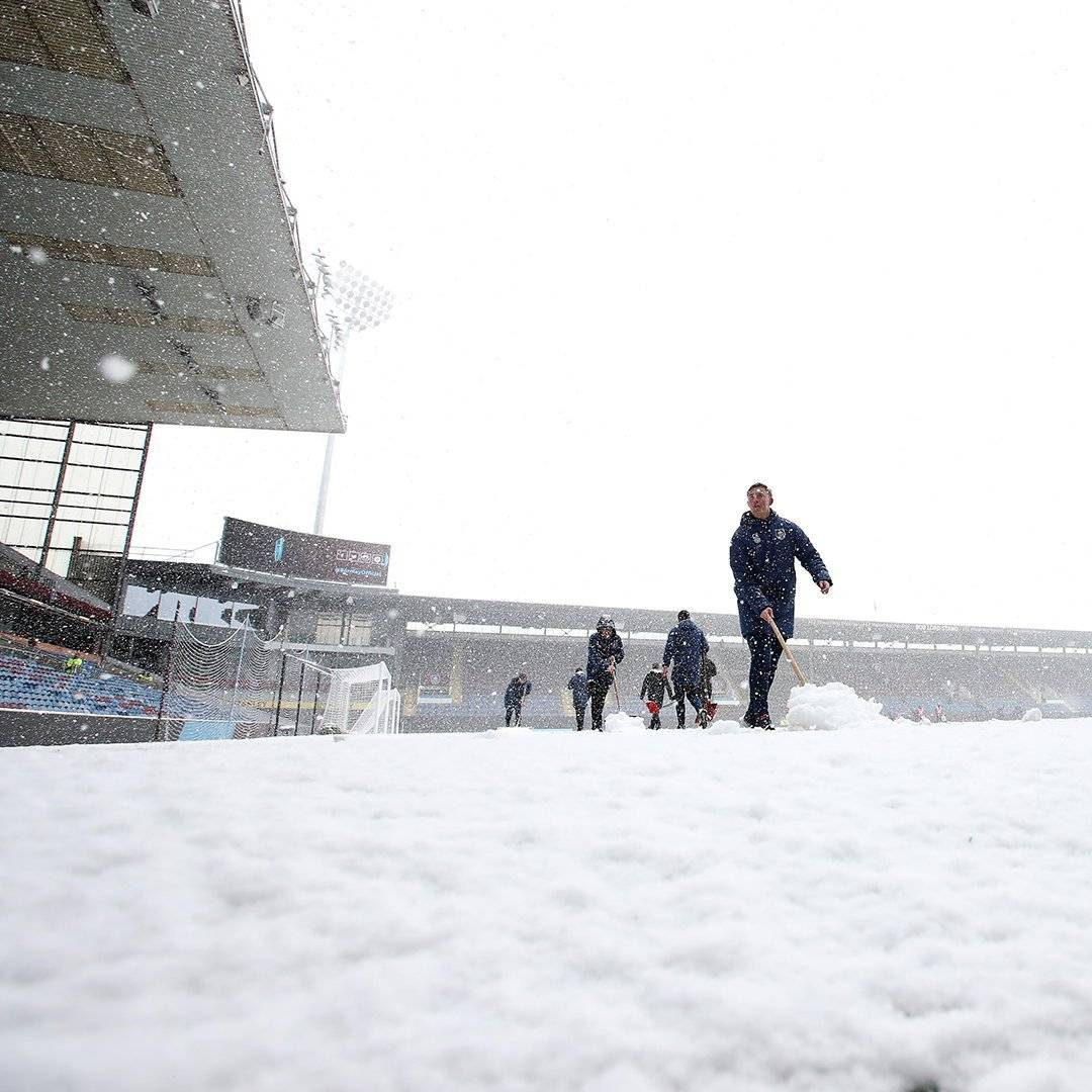 官方
：熱刺VS伯恩利因大雪被取消 比賽將延期進行