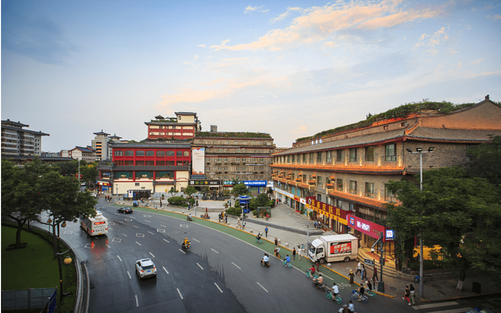 西安和成都，一座历史文化名城，一座宜居城市，谁更适合读大学？