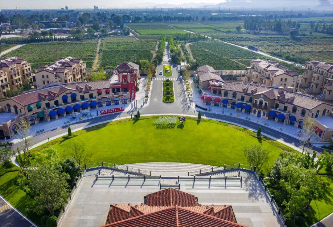 小镇|销售稳健 鸿坤地产多方位构筑发展前景