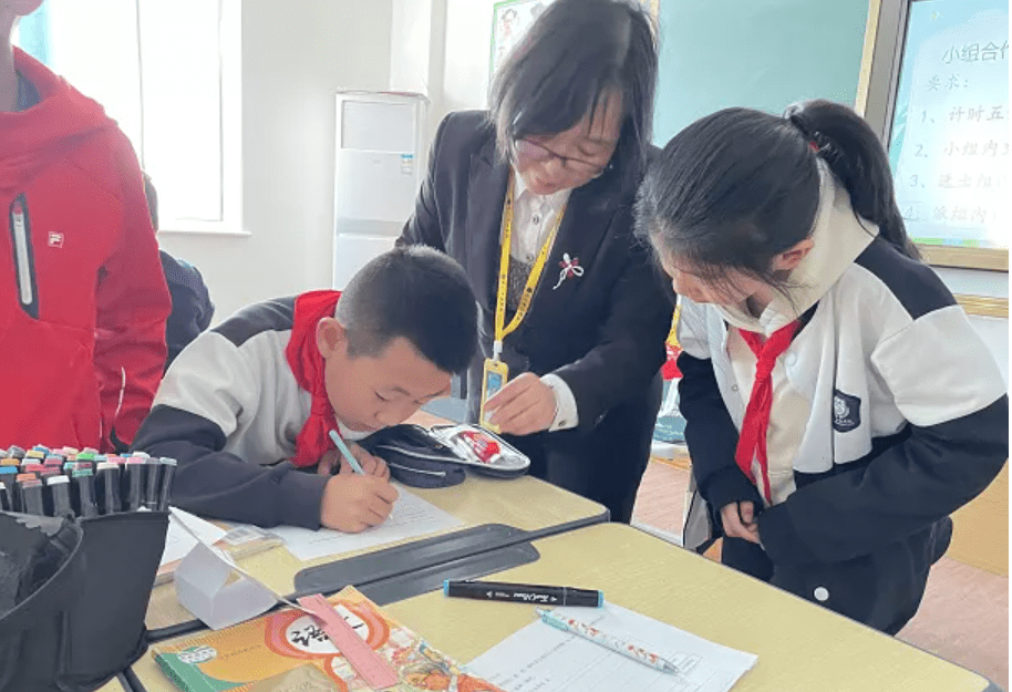 同课异构展风采课堂脉动收获丰三河市行宫小学名师团队与我校联合教研